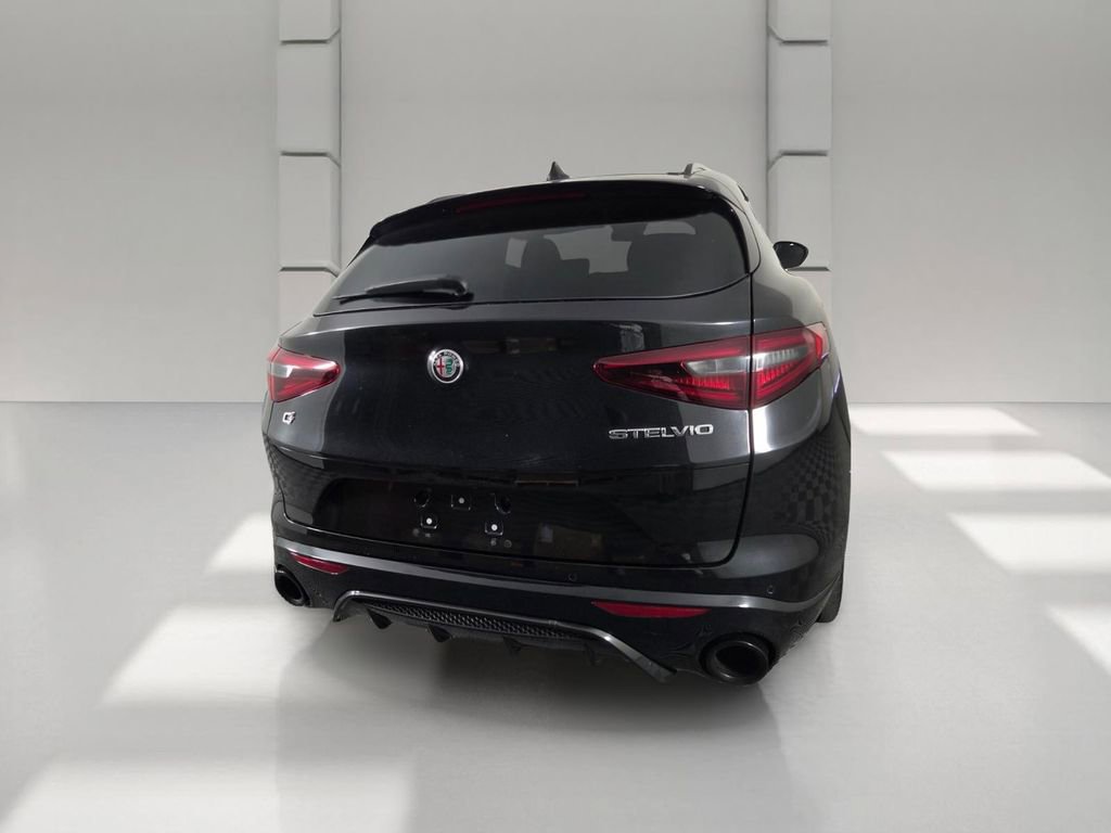 Used 2022 Alfa Romeo Stelvio Veloce AWD/4WD image 6