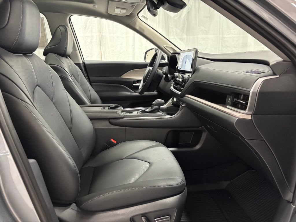 Used 2026 Toyota Grand Highlander AWD image 66