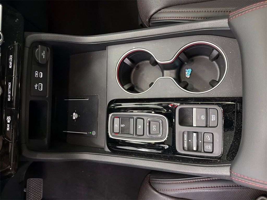 Used 2025 Honda Pilot Black Edition image 33