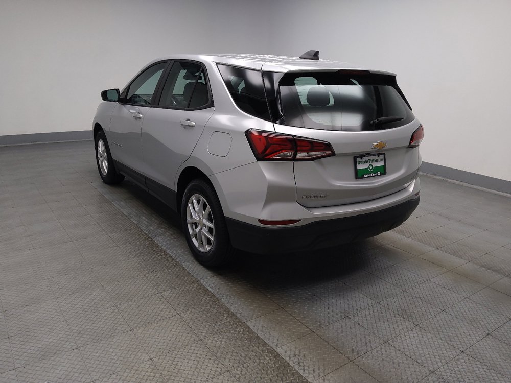 Used 2022 Chevrolet Equinox LS AWD/4WD image 3