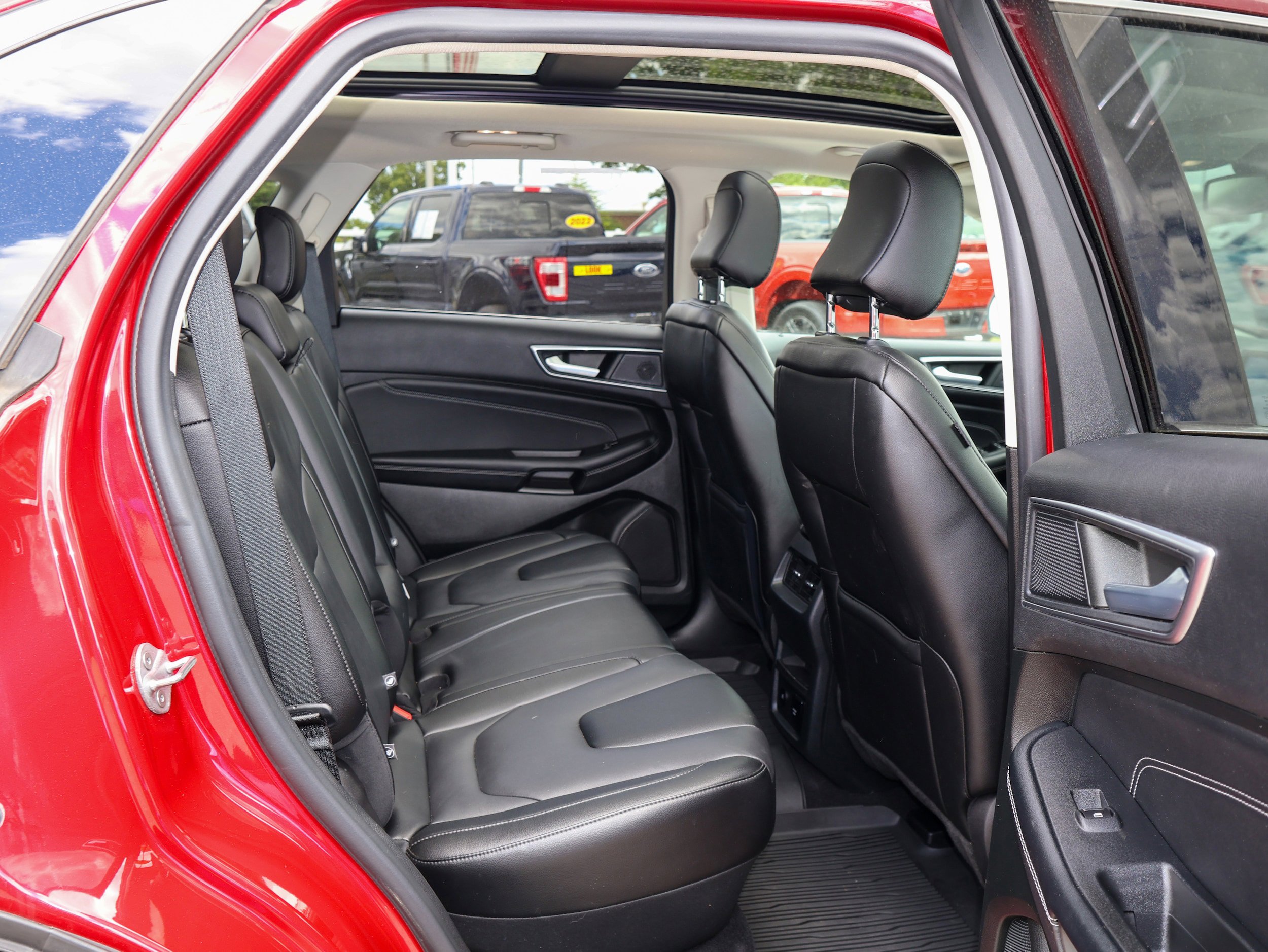 Used 2022 Ford Edge Titanium AWD/4WD image 31