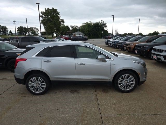 Used 2017 Cadillac XT5 Premium Luxury AWD/4WD image 9
