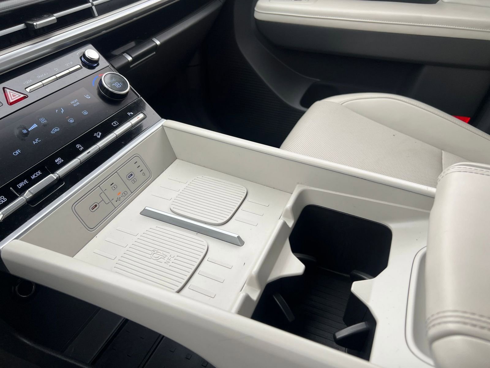 Used 2025 Hyundai Santa Fe SEL image 42