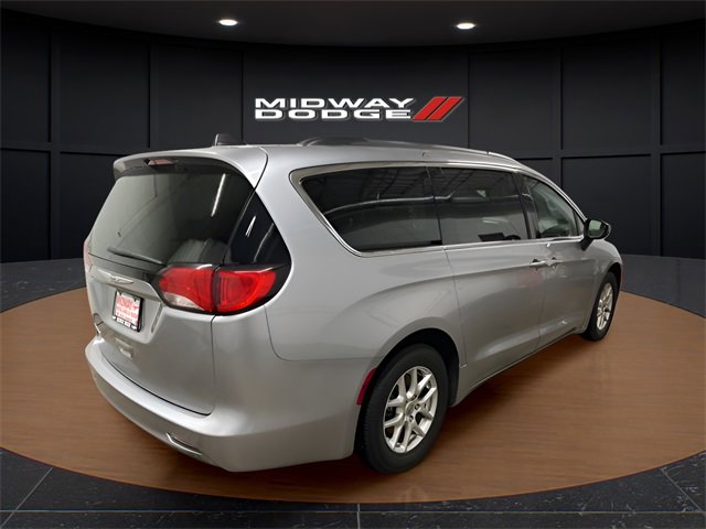 Used 2021 Chrysler Voyager Lxi image 4