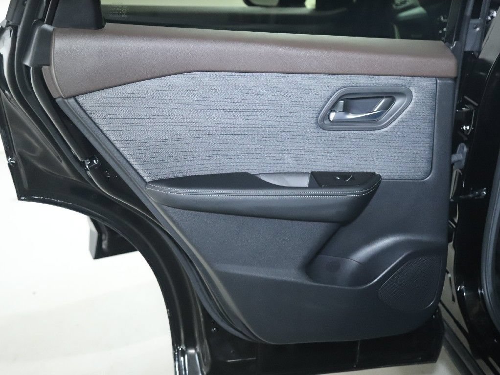 Certified 2023 Nissan Rogue SV AWD/4WD image 13