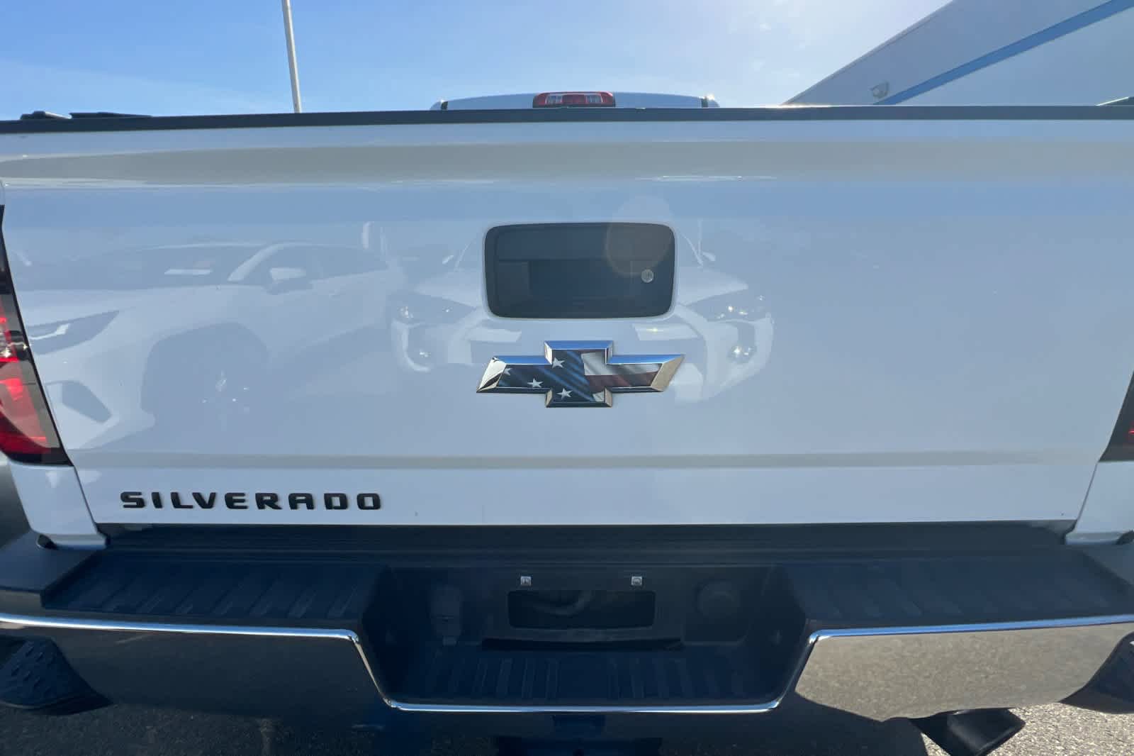 Used 2015 Chevrolet Silverado 2500 LT w/ LT Convenience Package RWD image 19