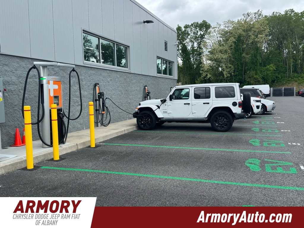 New 2025 Dodge Charger Scat Pack w/ Track Pack image 5