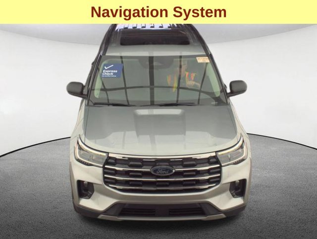 Used 2025 Ford Explorer Active w/ Active Comfort Package AWD/4WD image 4