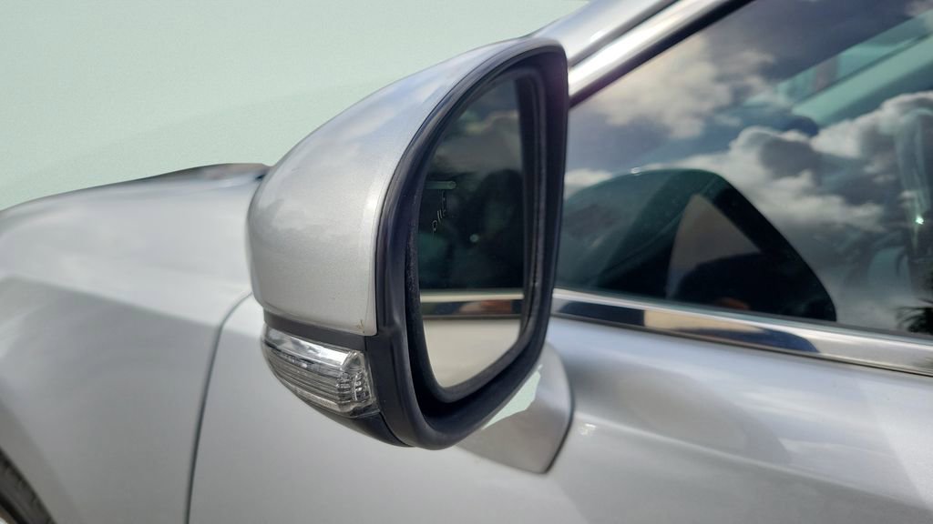 Used 2014 Lexus ES 350 w/ Premium Package image 11