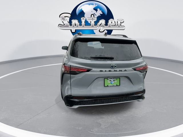 Used 2023 Toyota Sienna XSE image 8
