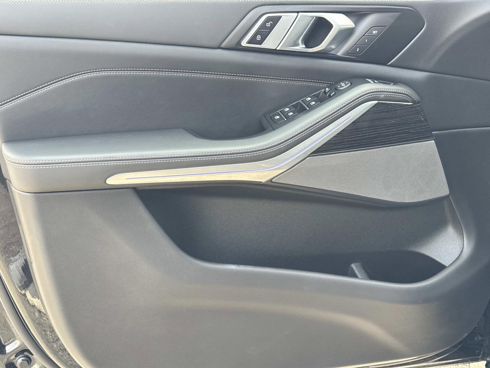 Certified 2025 BMW X5 xDrive40i w/ M Sport Package image 17