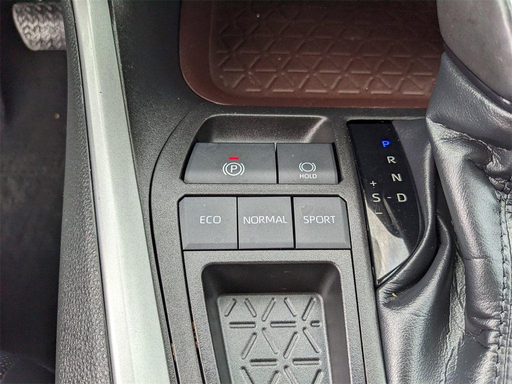 Used 2022 Toyota RAV4 Limited image 30