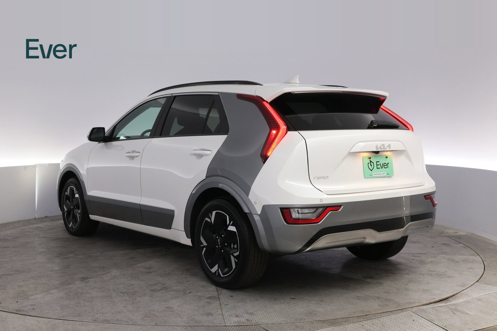 Used 2024 Kia Niro Wave w/ Wave Preserve Package FWD image 17