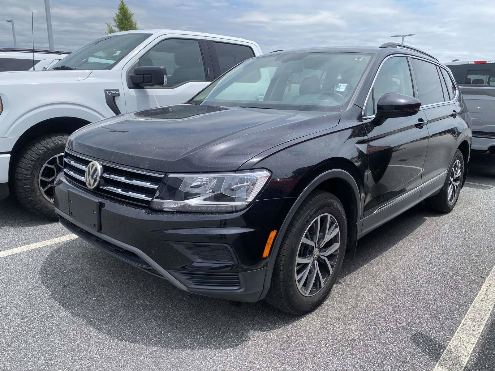Used 2020 Volkswagen Tiguan SE FWD image 3