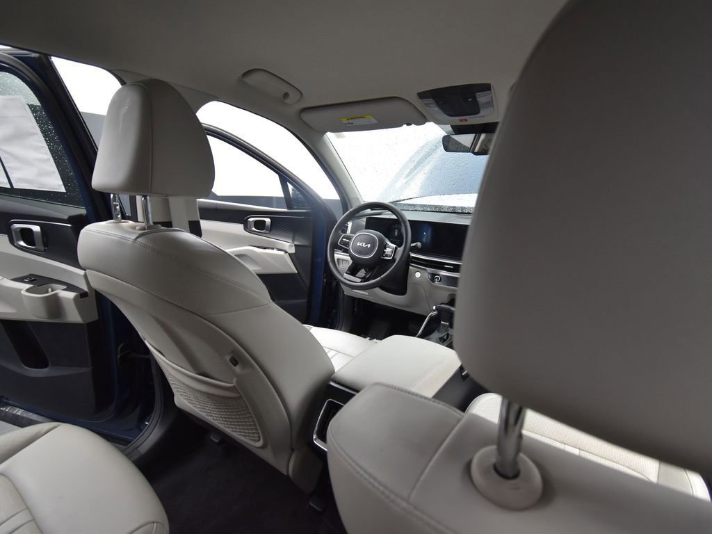 Used 2025 Kia Sorento EX image 19
