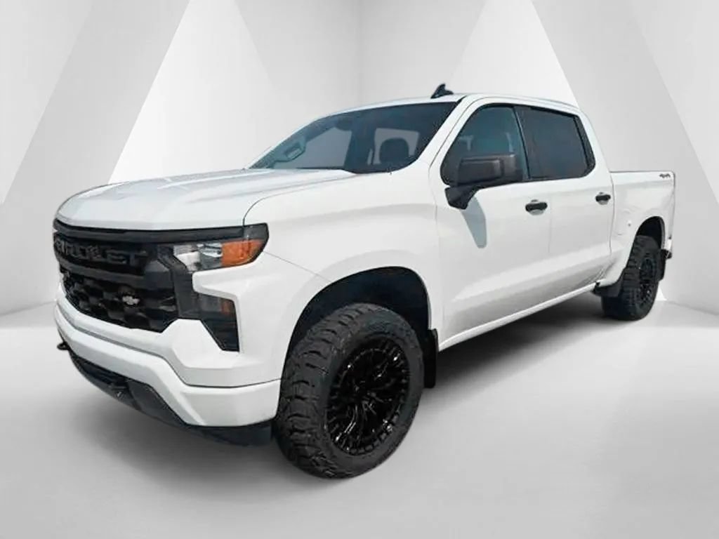 Used 2023 Chevrolet Silverado 1500 Custom AWD/4WD image 3