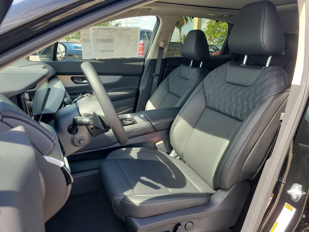 New 2026 Nissan Murano Platinum w/ Cargo Package AWD/4WD image 17