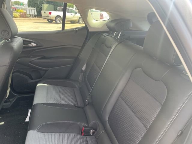 Used 2025 Chevrolet Trax LT image 8