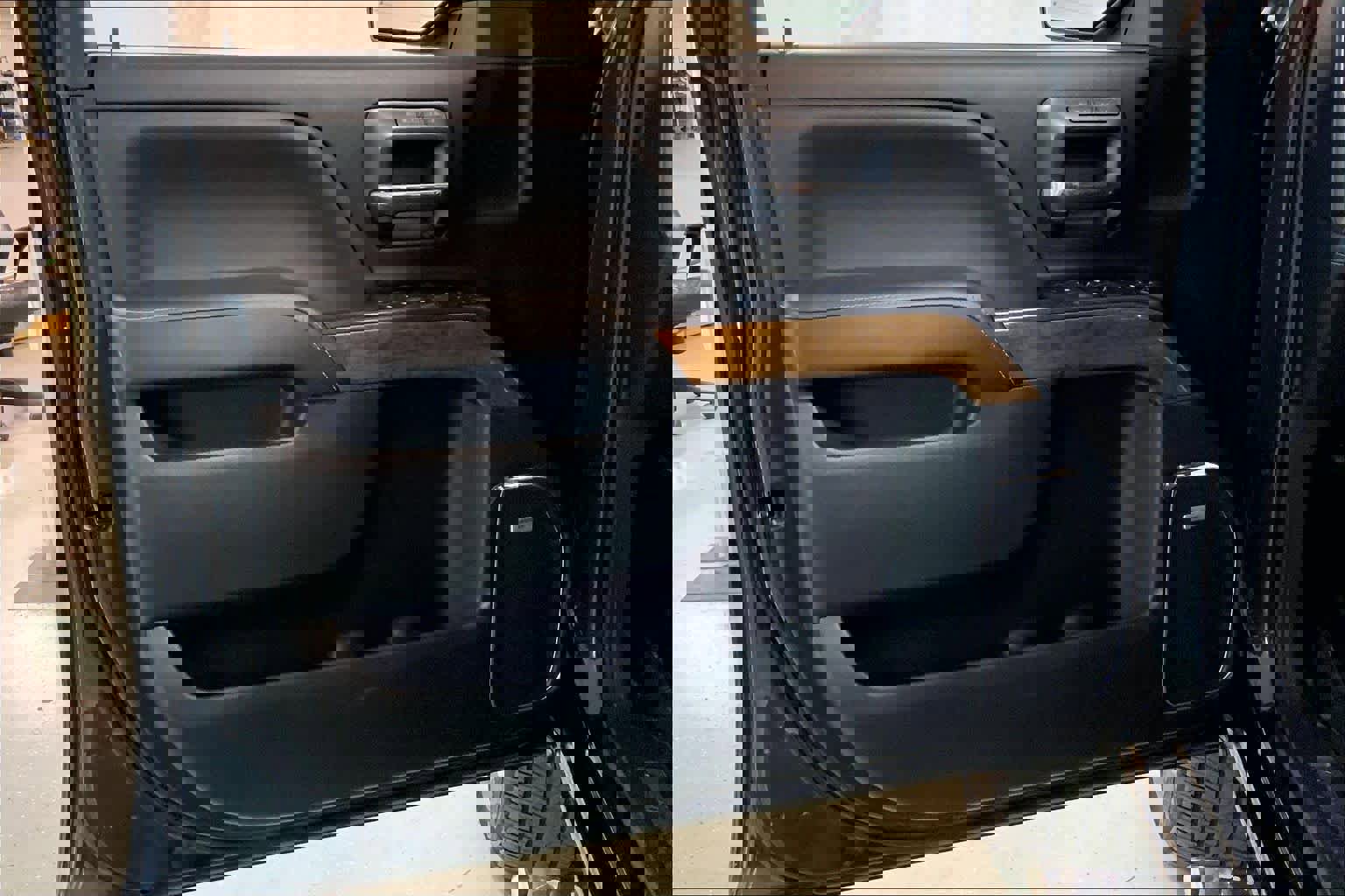 Used 2018 Chevrolet Silverado 1500 High Country image 21