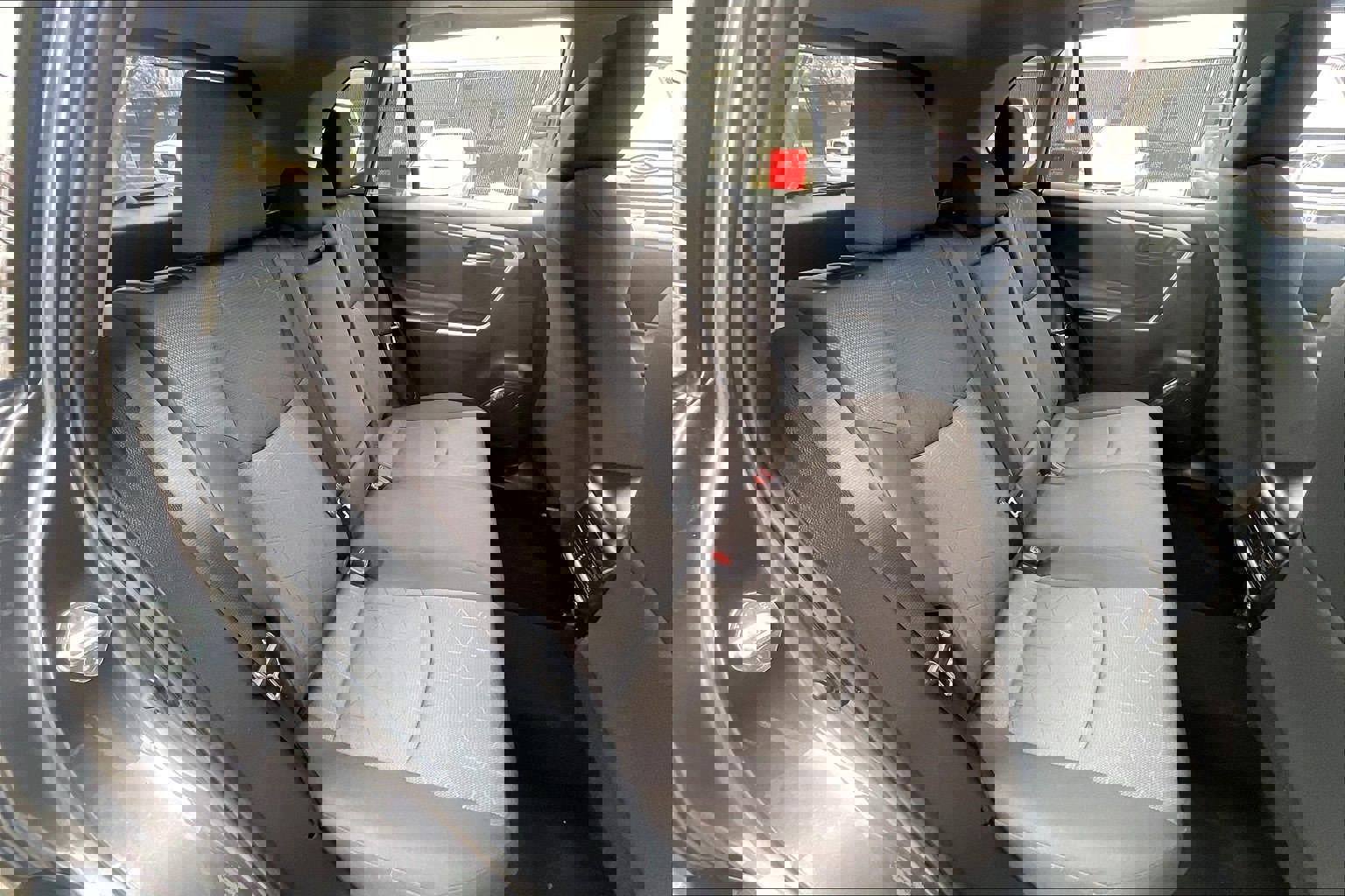 Used 2022 Toyota RAV4 XLE w/ Convenience Package image 32