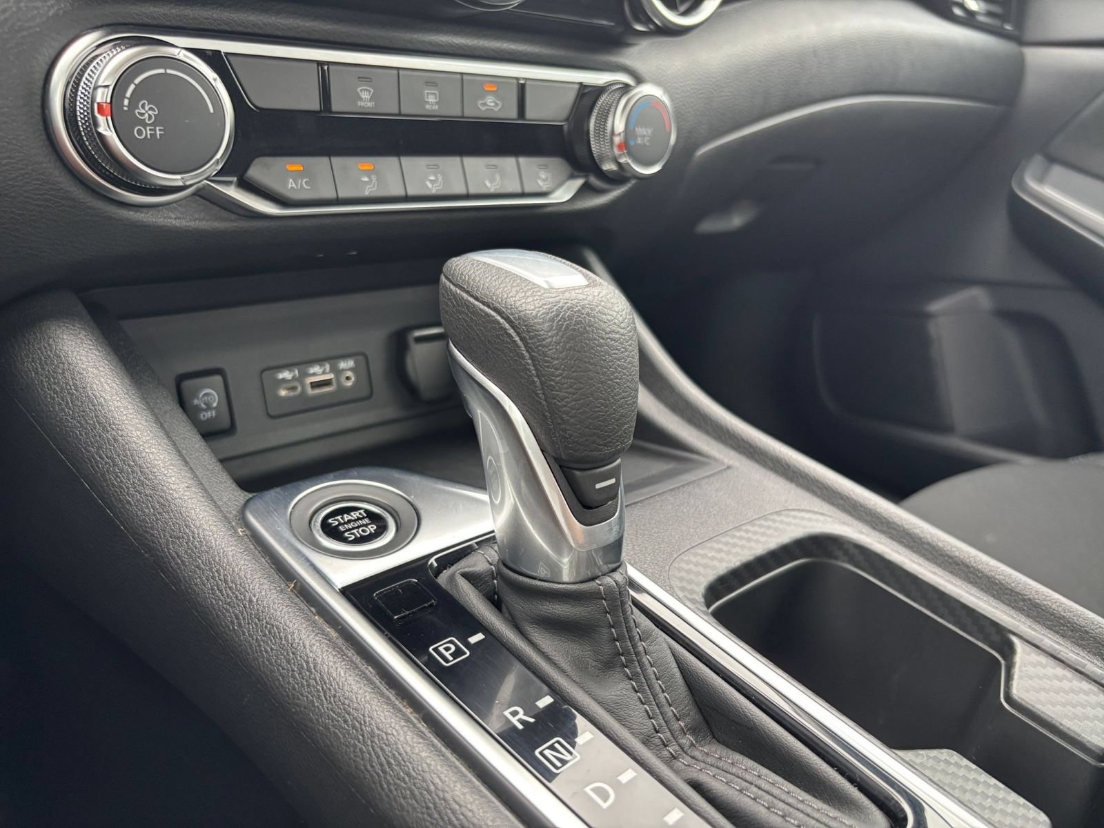 Used 2025 Nissan Sentra SV FWD image 38