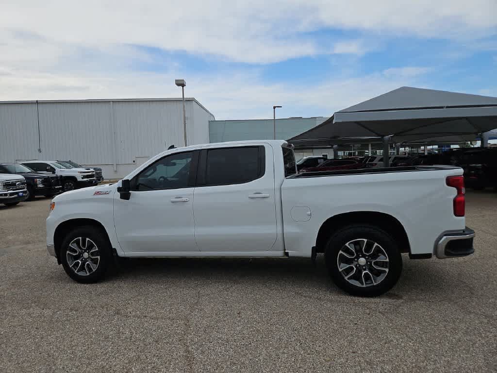 Used 2023 Chevrolet Silverado 1500 LT w/ Z71 Off-Road Package AWD/4WD image 5