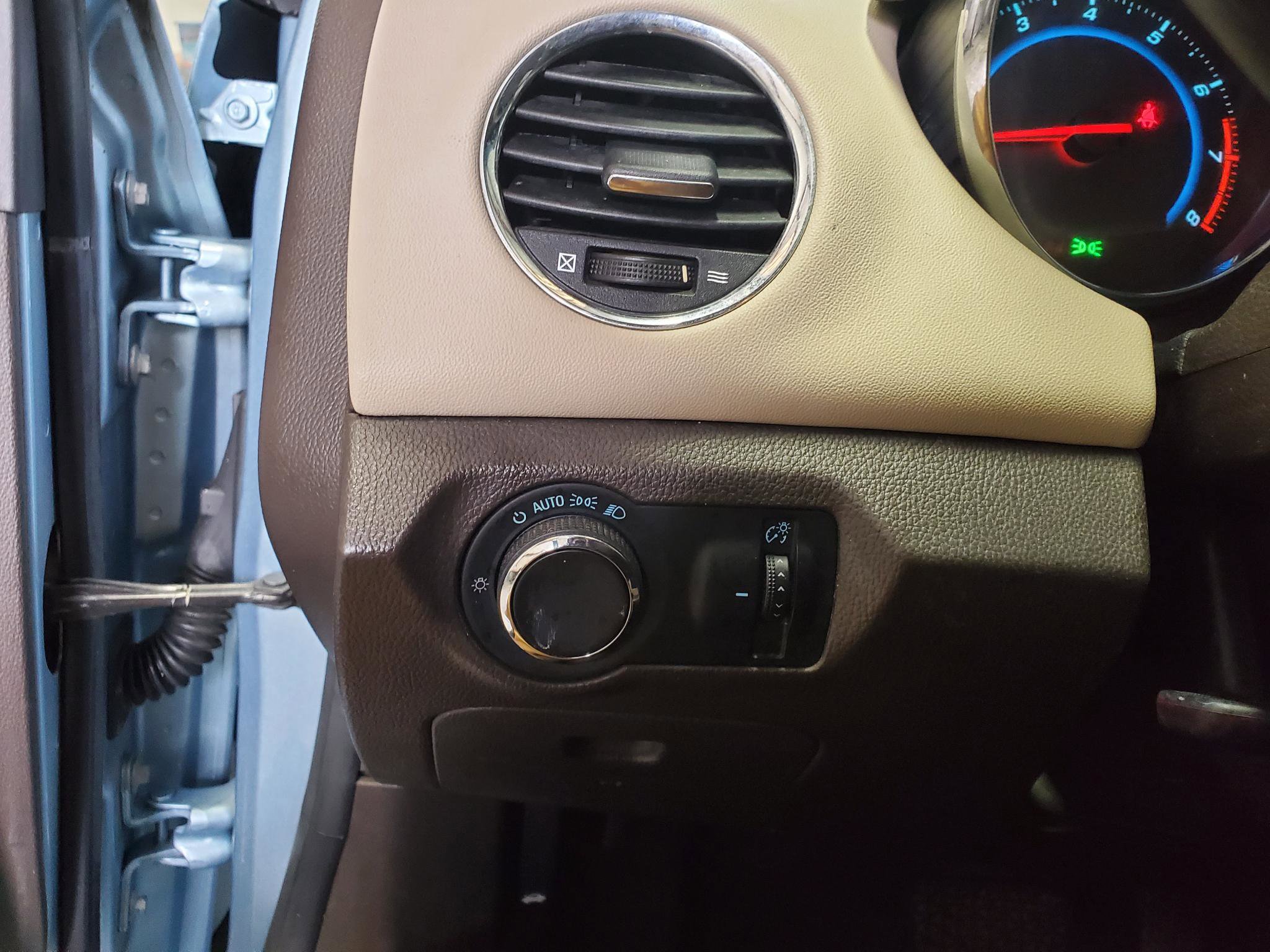 Used 2011 Chevrolet Cruze LTZ FWD image 20