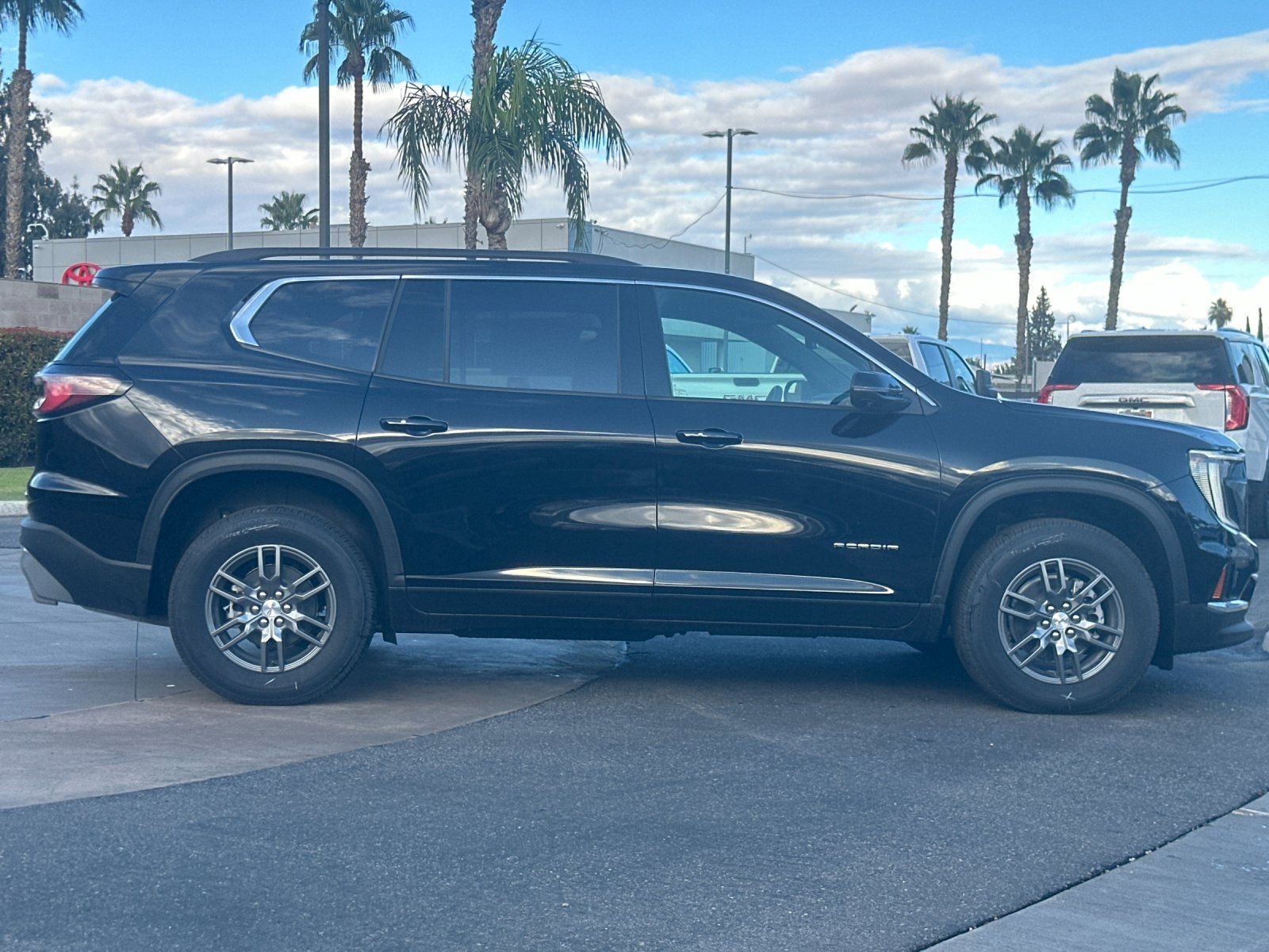 New 2026 GMC Acadia Elevation FWD image 3