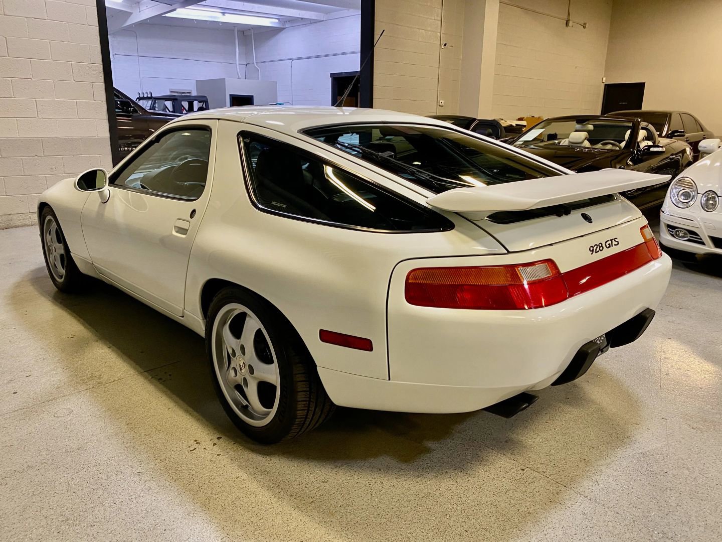 Used 1994 Porsche 928 GTS RWD image 24