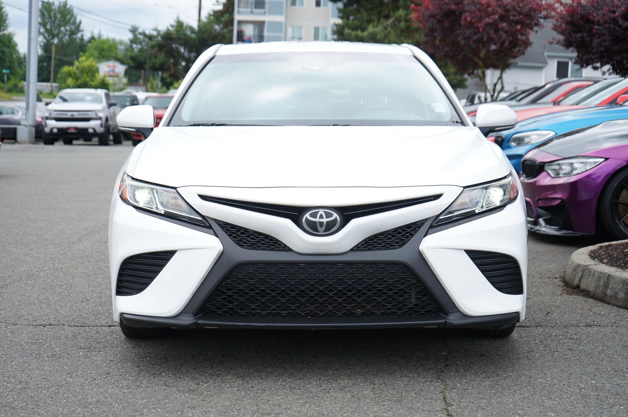 Used 2018 Toyota Camry SE w/ Convenience Package FWD image 8