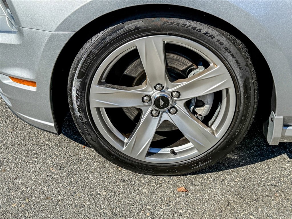 Used 2013 Ford Mustang GT Premium w/ GT Coupe Accessory Pkg 5 image 17