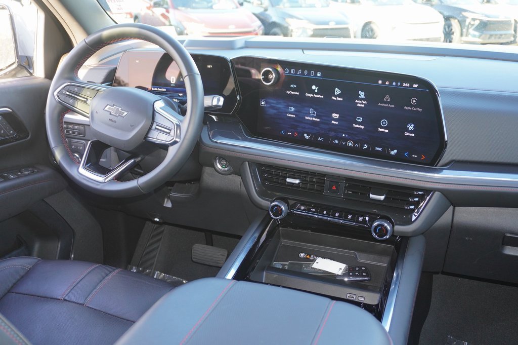 Used 2025 Chevrolet Suburban RST image 8