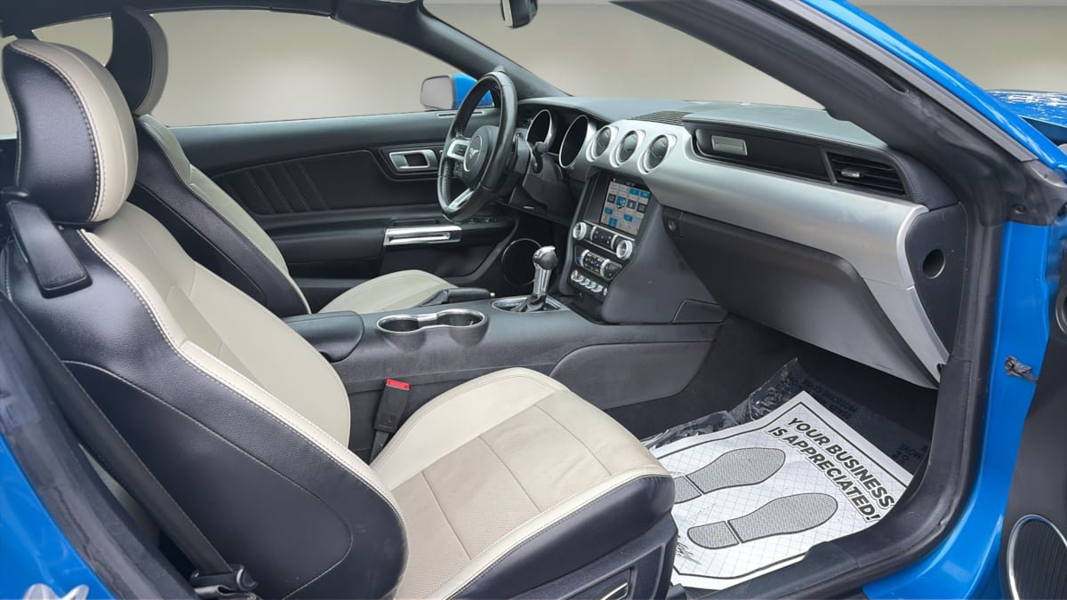 Used 2019 Ford Mustang Premium RWD image 9