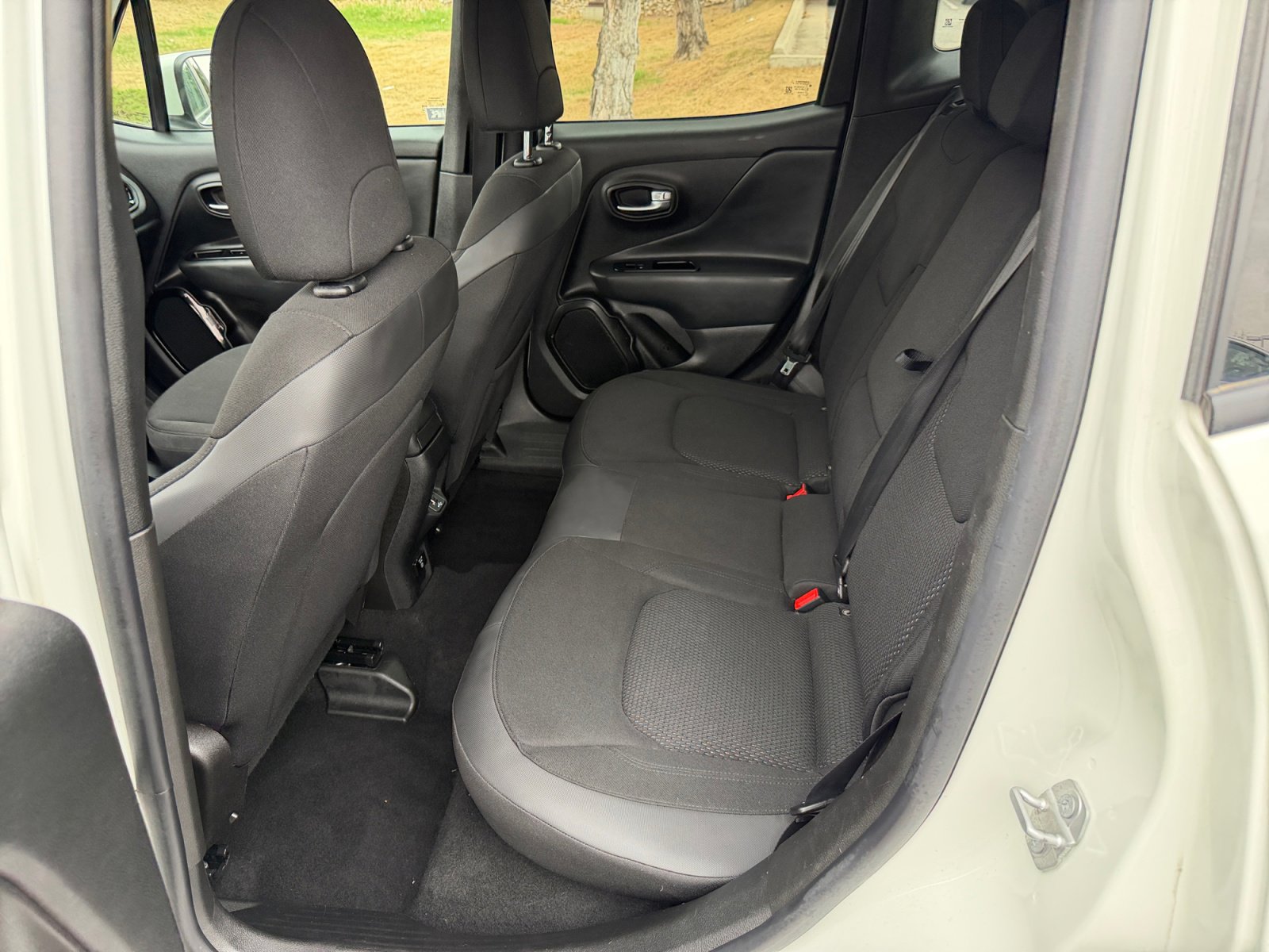 Used 2020 Jeep Renegade Altitude image 17