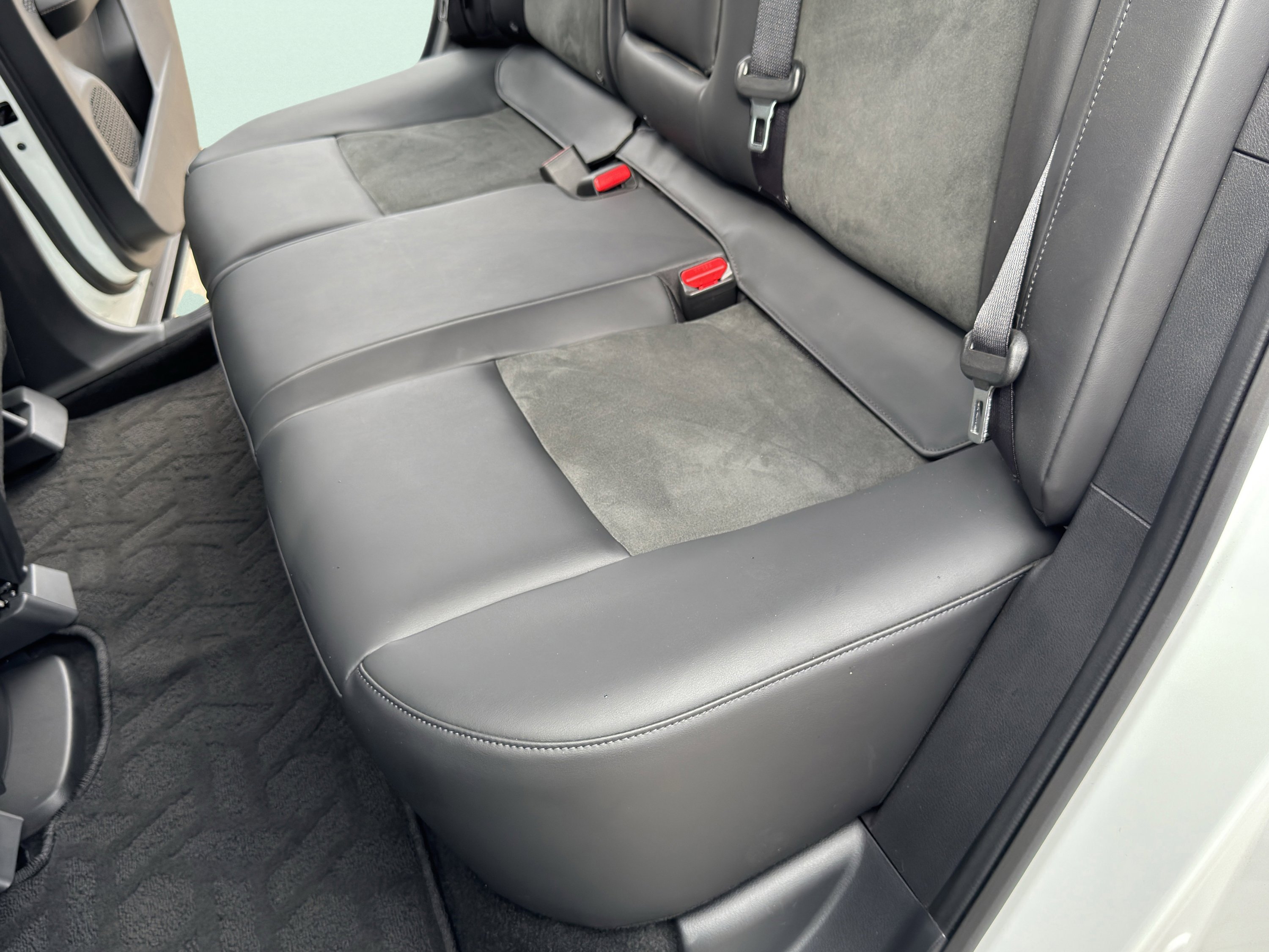 Used 2025 Nissan Ariya FWD image 31