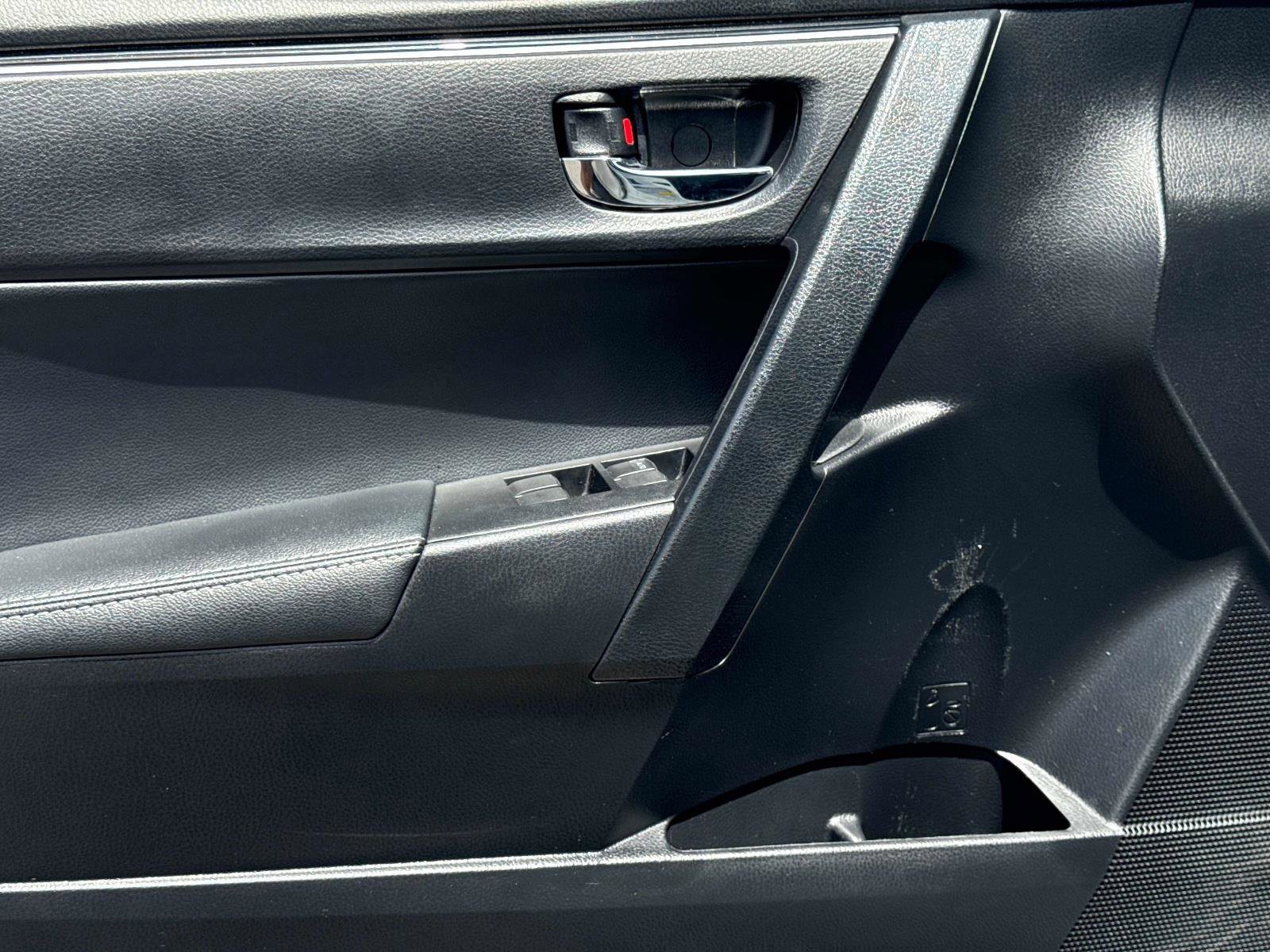 Used 2019 Toyota Corolla XLE image 16