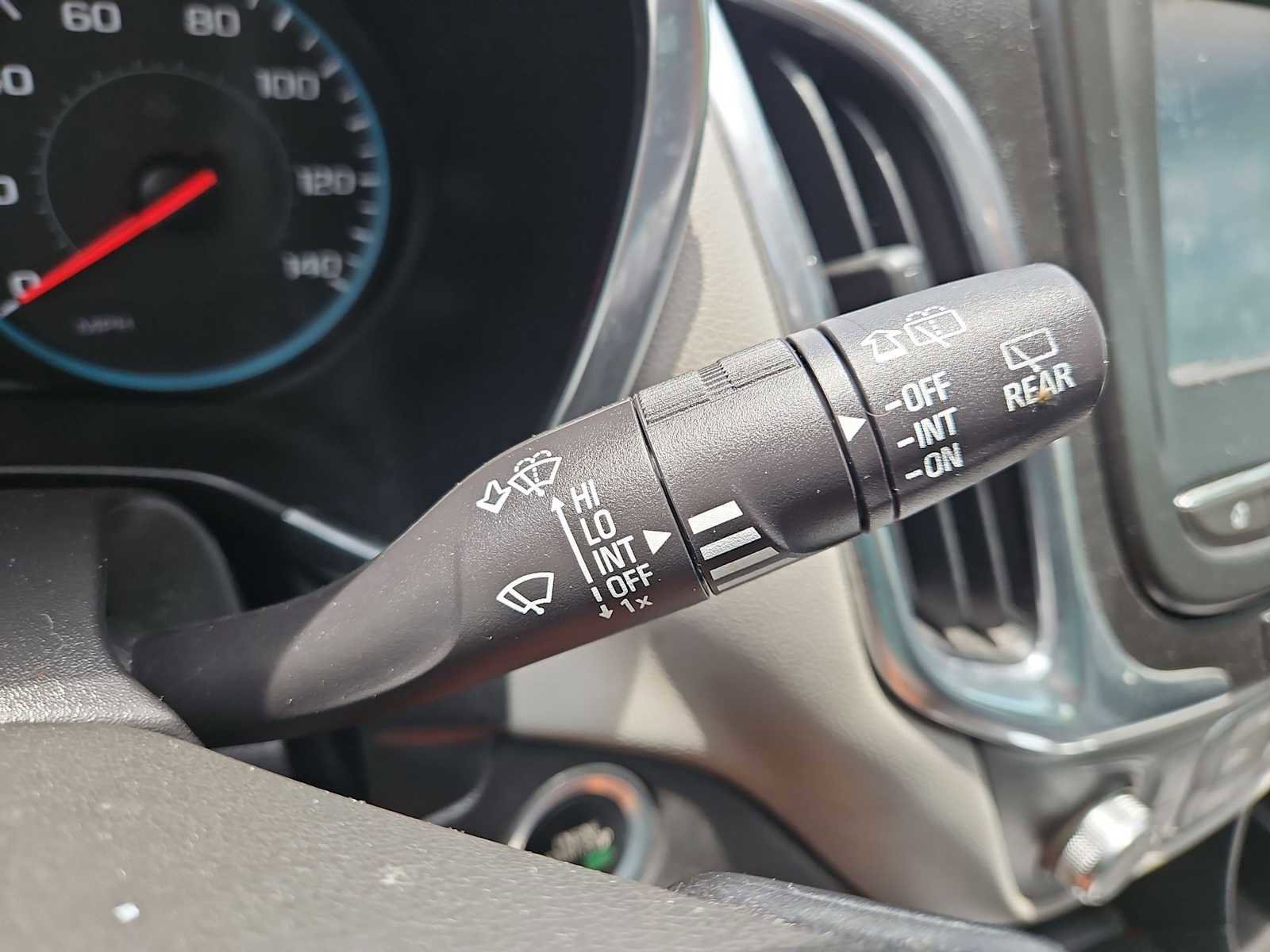 Used 2018 Chevrolet Equinox LS FWD image 25