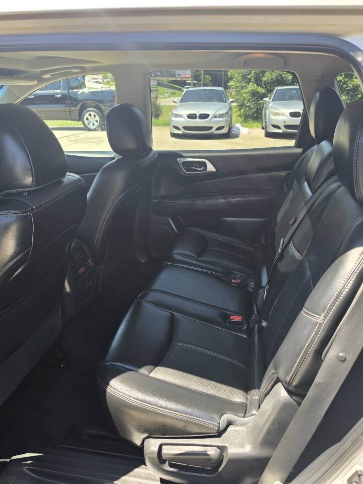 Used 2015 Nissan Pathfinder Platinum w/ Cargo Package FWD image 11