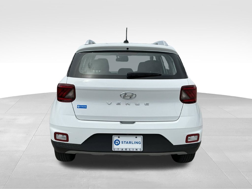 Used 2025 Hyundai Venue SEL FWD image 6