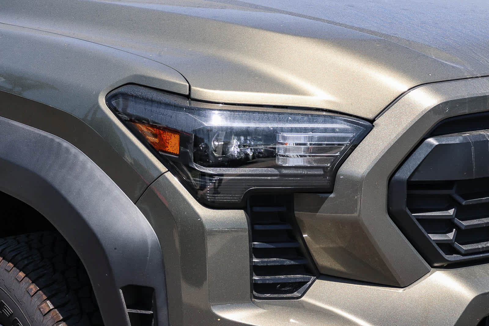 Used 2024 Toyota Tacoma TRD Off-Road AWD/4WD image 17