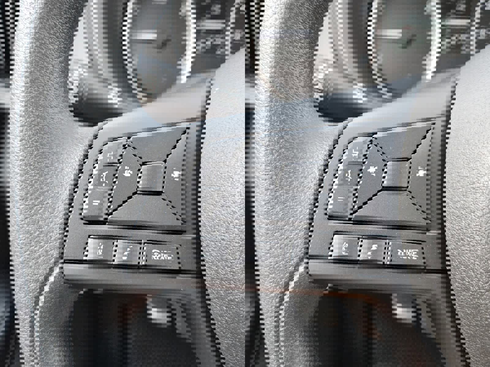 New 2025 Nissan Kicks Play S image 12