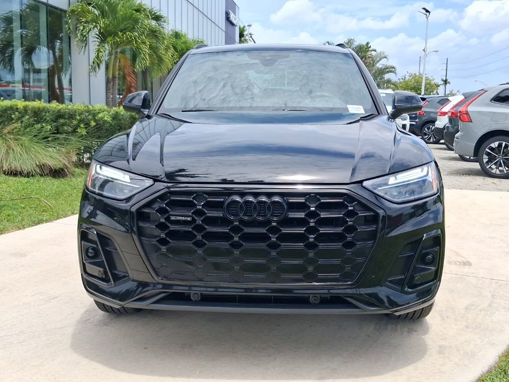Used 2024 Audi Q5 2.0T Premium w/ Summer of Audi Package AWD/4WD image 2
