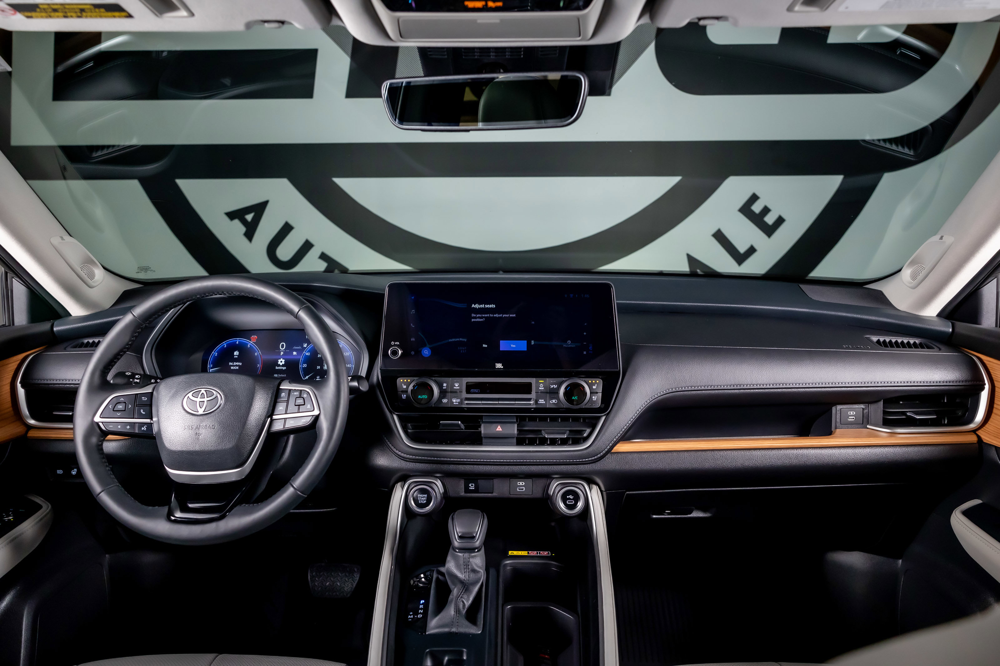 Used 2025 Toyota Grand Highlander FWD image 2