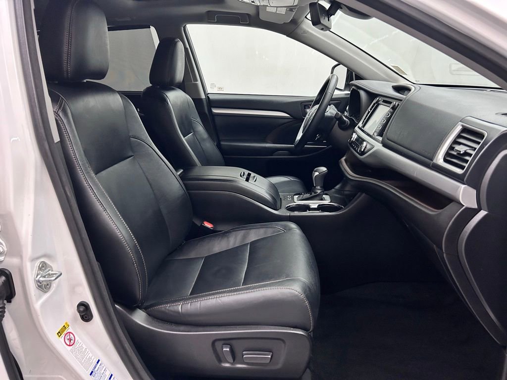 Used 2017 Toyota Highlander XLE image 20