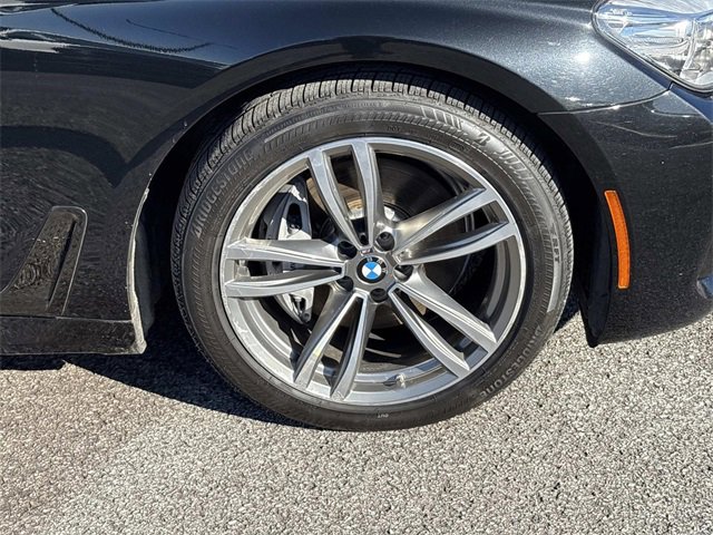 Used 2019 BMW 740i xDrive image 9