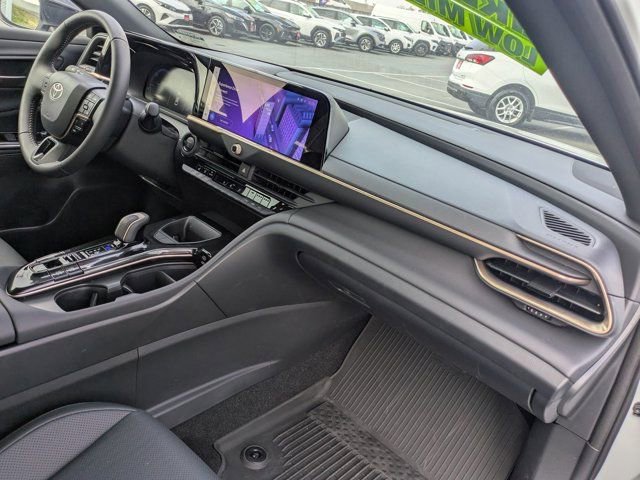 Used 2026 Toyota Crown XLE image 6