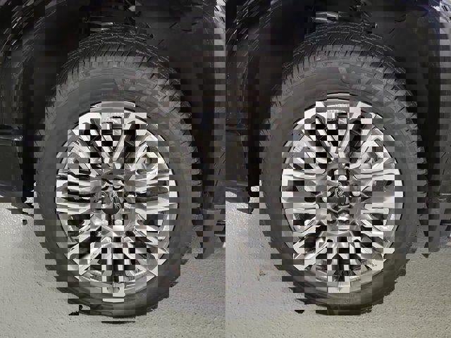 Used 2025 GMC Sierra 1500 Denali Ultimate image 8