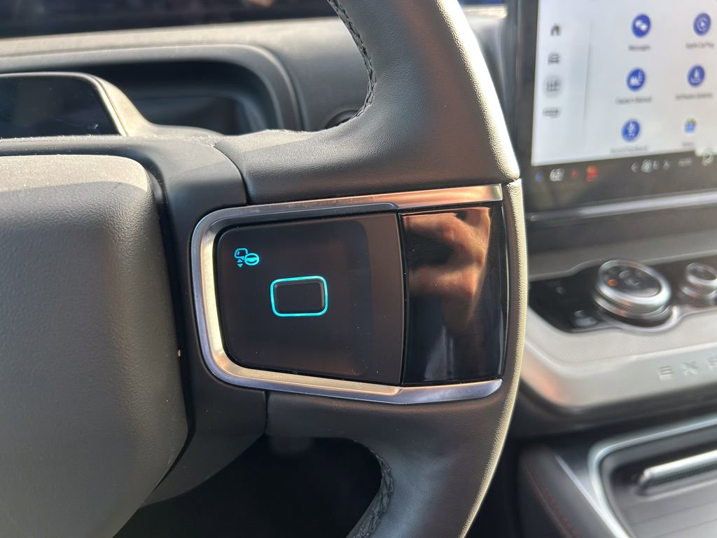 Certified 2025 Ford Expedition Active image 36