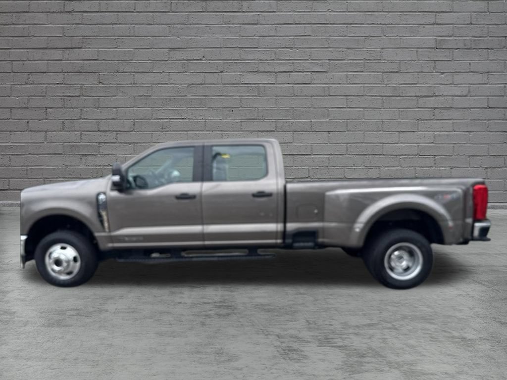 Used 2023 Ford F350 XL AWD/4WD image 4