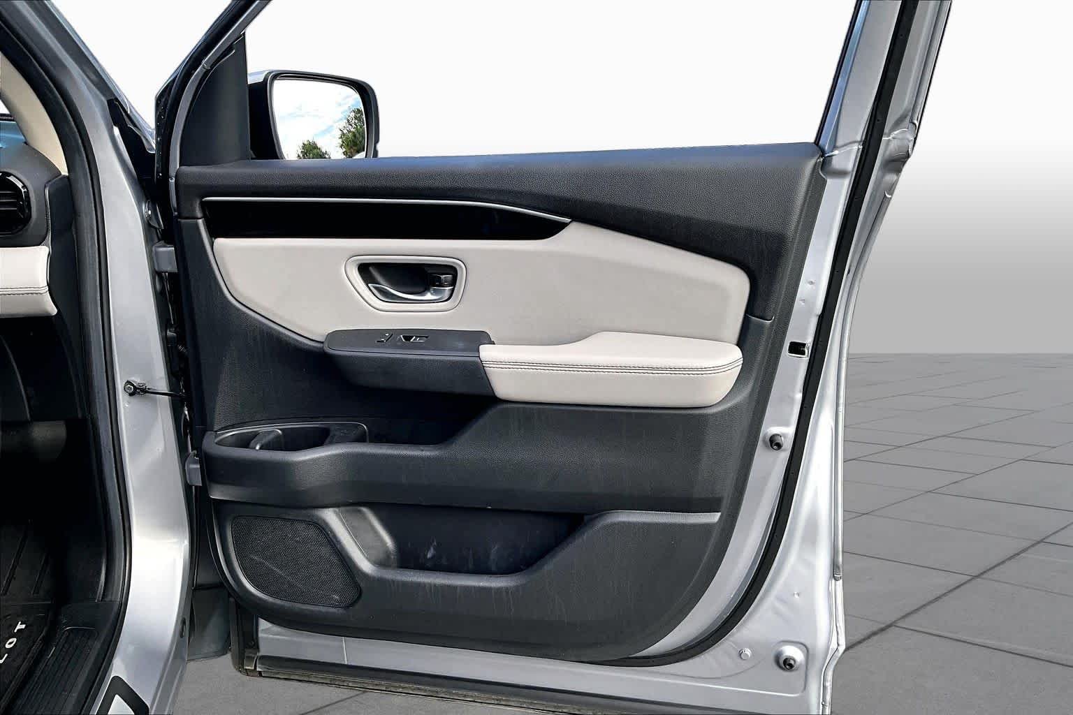 Used 2024 Honda Pilot Touring image 23
